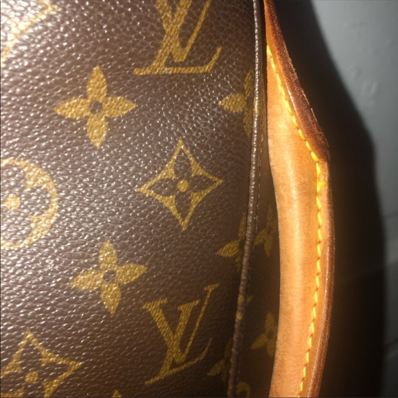 Authentic Louis Vuitton Looping GM - Picture 7 of 9